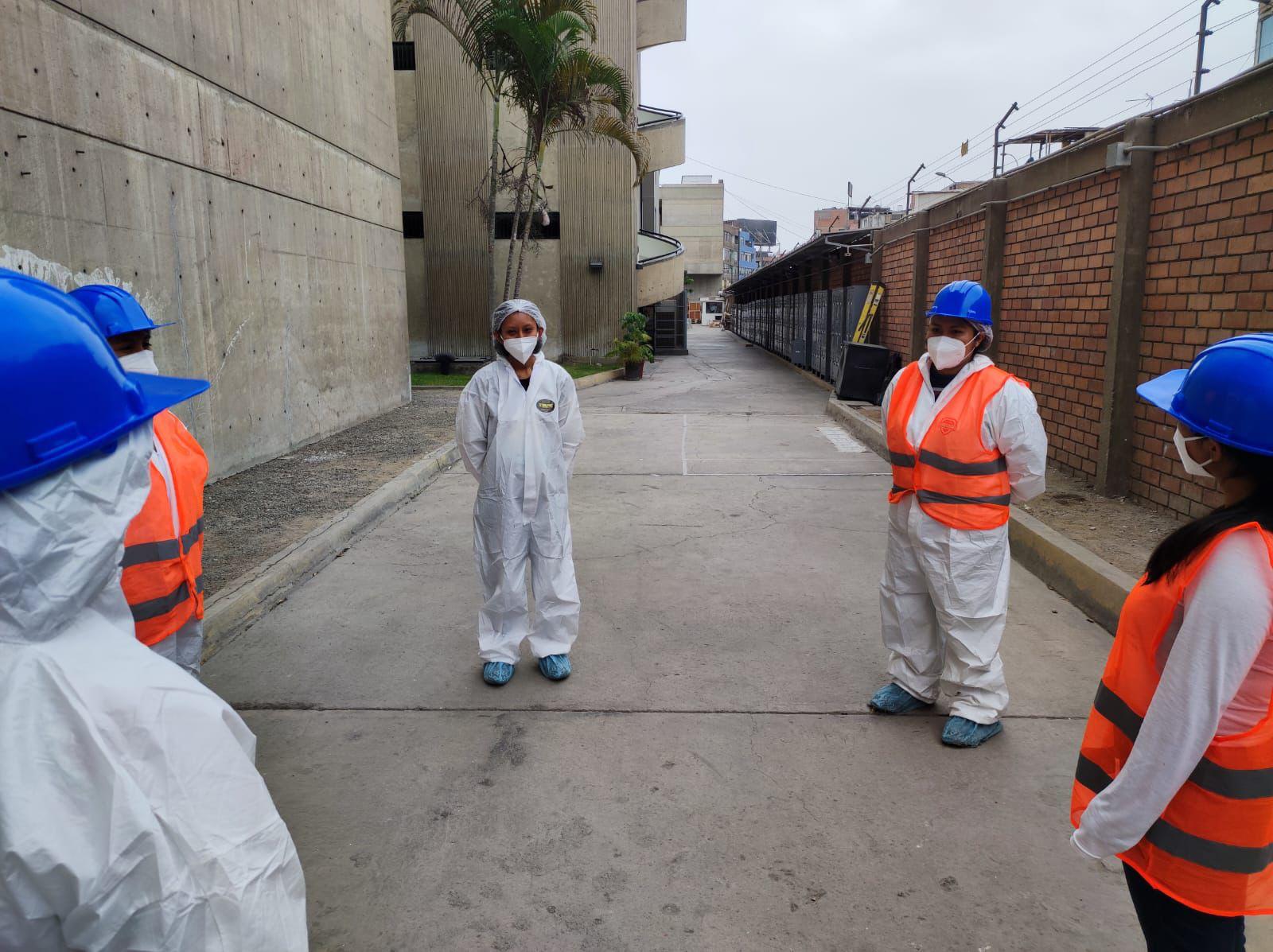 Planta industrial con equipamiento moderno de gestión de residuos
